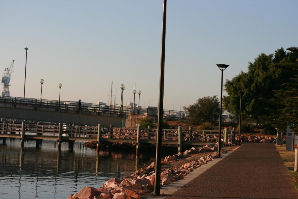 Newcastle Harbourside Terraces Apartamento Exterior foto